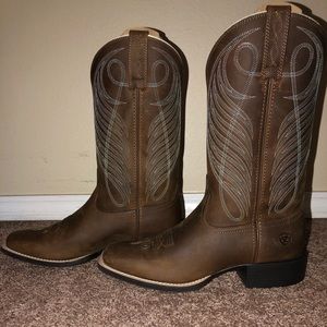 Ariat Round up Wide Square Toe
